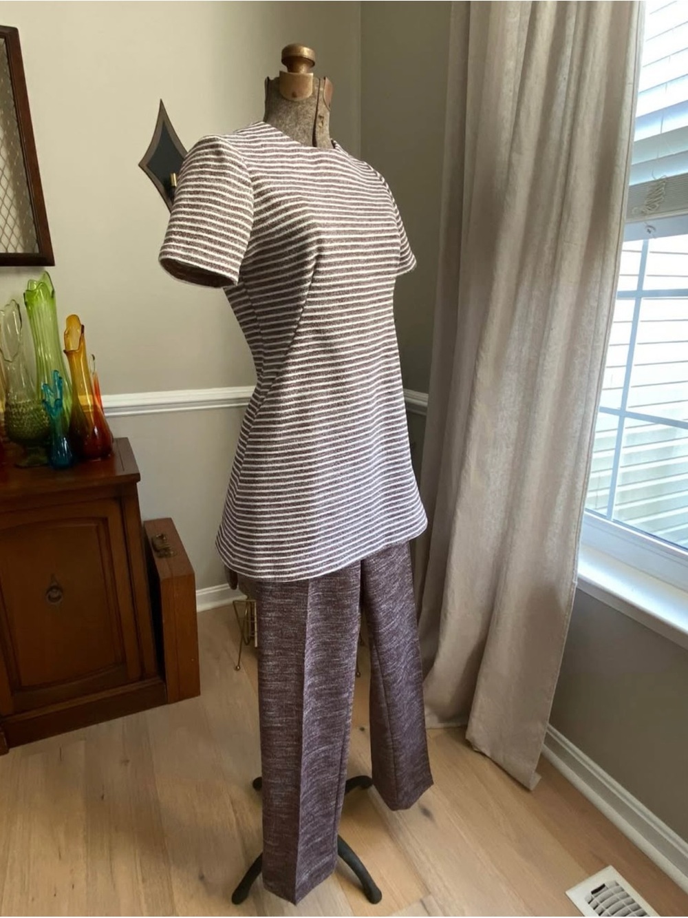 Vintage 70s Reseller 7 pieces Lot Women’s 2 Piece Suits And More